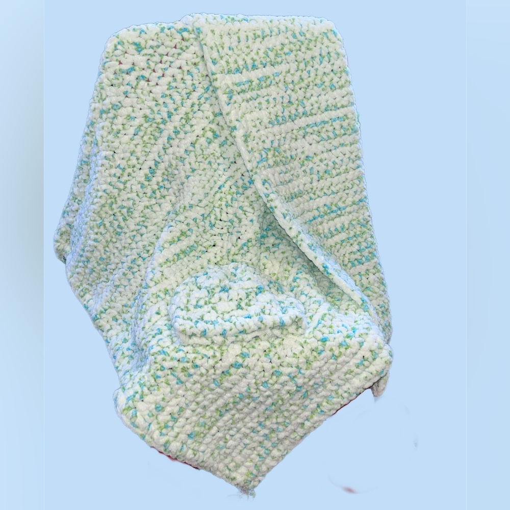 Super soft and warm baby blanket with a hat (3-6 months)